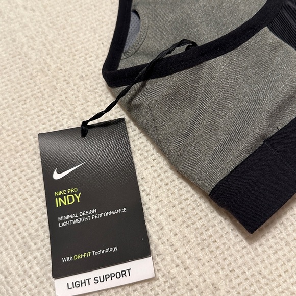 Nike Sport Bra - Picture 4 of 4